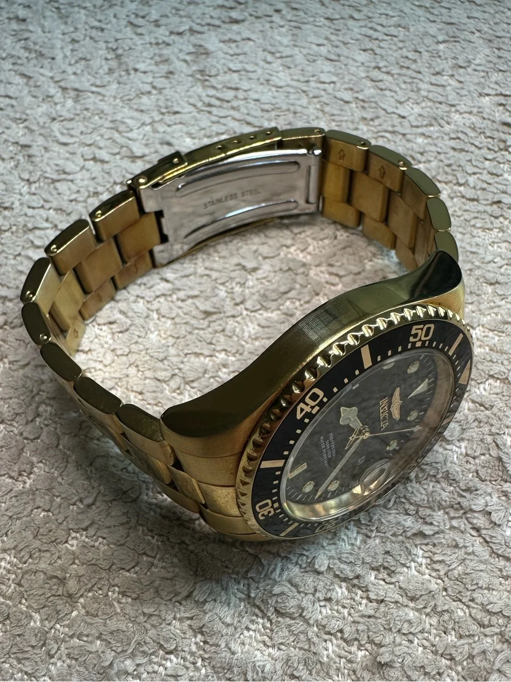 Invicta Pro Diver Mens 43mm Gold Watch, Black Dial, Quartz, New Battery, 22062